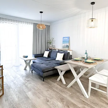 Апартаменты Coastal Comfort