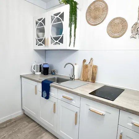 Coastal Comfort Apartman *