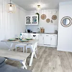 Coastal Comfort Lejlighed *